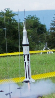 OOP Estes Saturn 1B (1/100 scale)